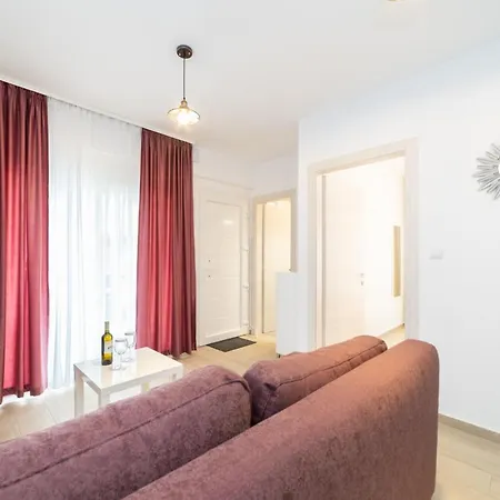Roxani Residential Complex Ofrinion