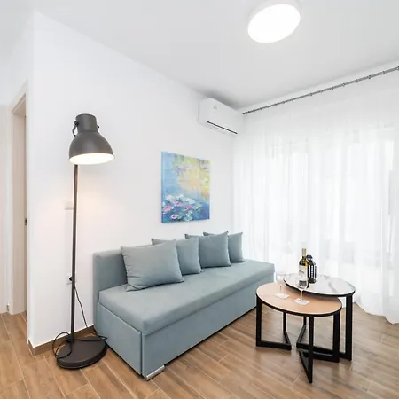 Roxani Residential Complex Ofrínion