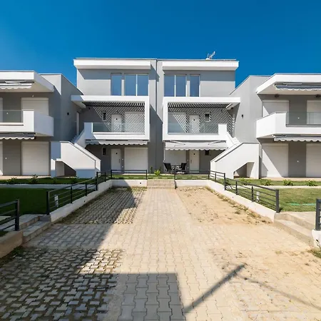 Roxani Residential Complex Ofrinion