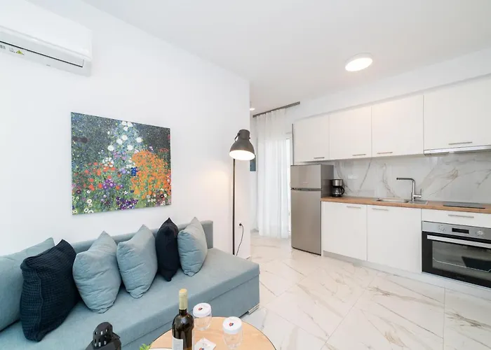 Roxani Residential Complex * Ofrínion